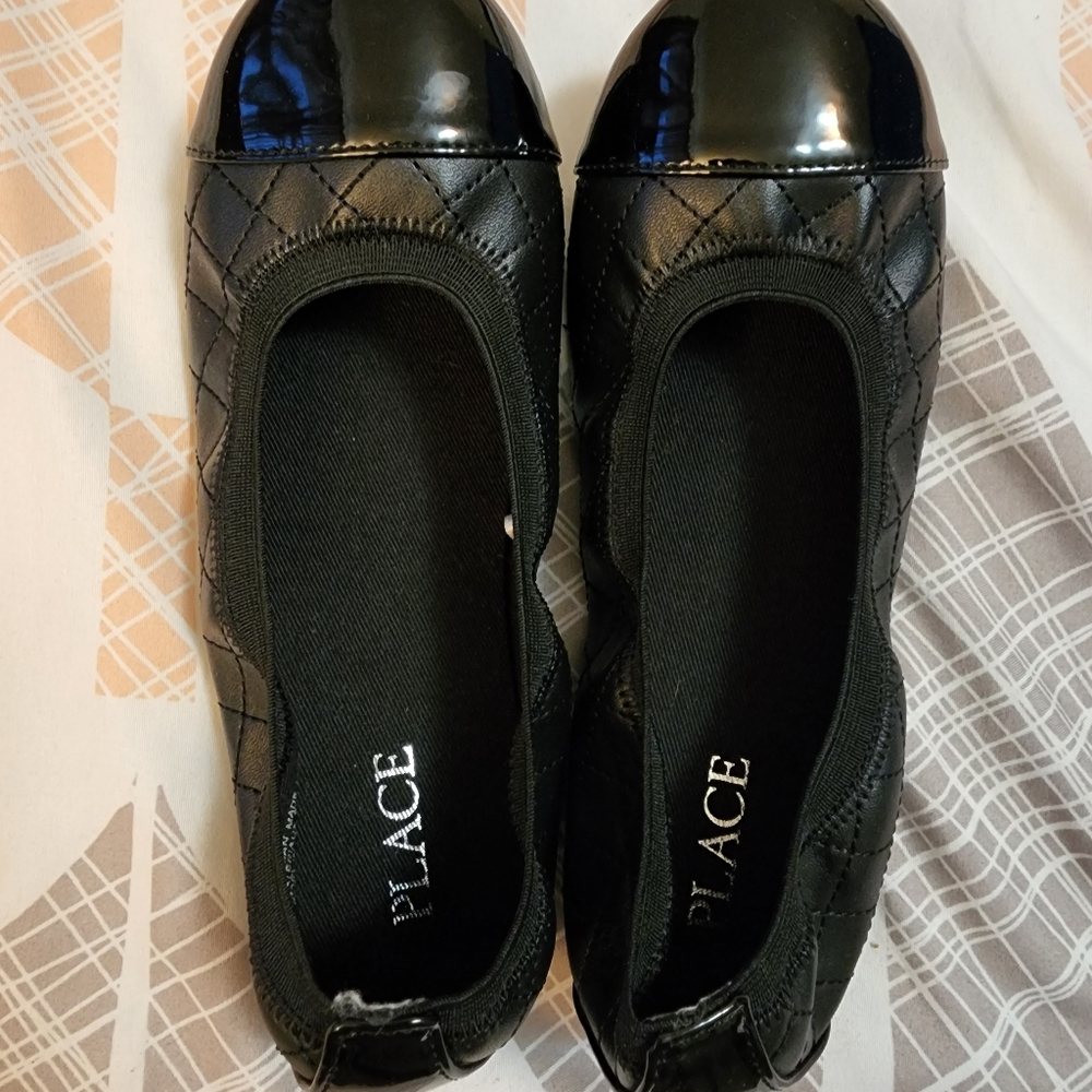 Girls dress flats (Size 2)